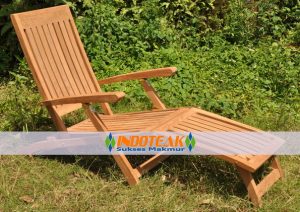 Teak Omega Steamer